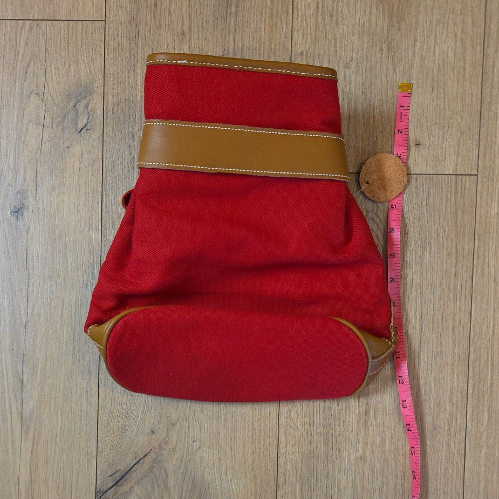 Vintage NWOT Capezio Red and‎ Tan Leather Trimmed Crossbody Buckwt Bag - Picture 2 of 3